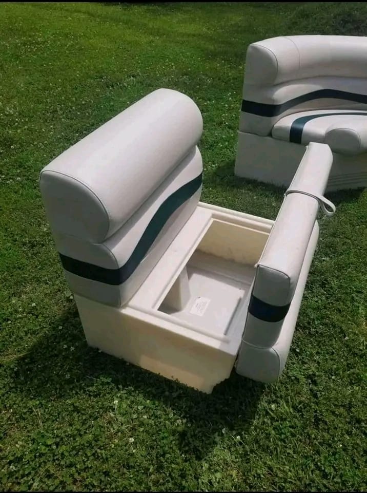 Pontoon boat seats (2)